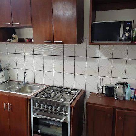 Appartement Meuble A Simbock Non Loin De Dovv Yaoundé Kültér fotó